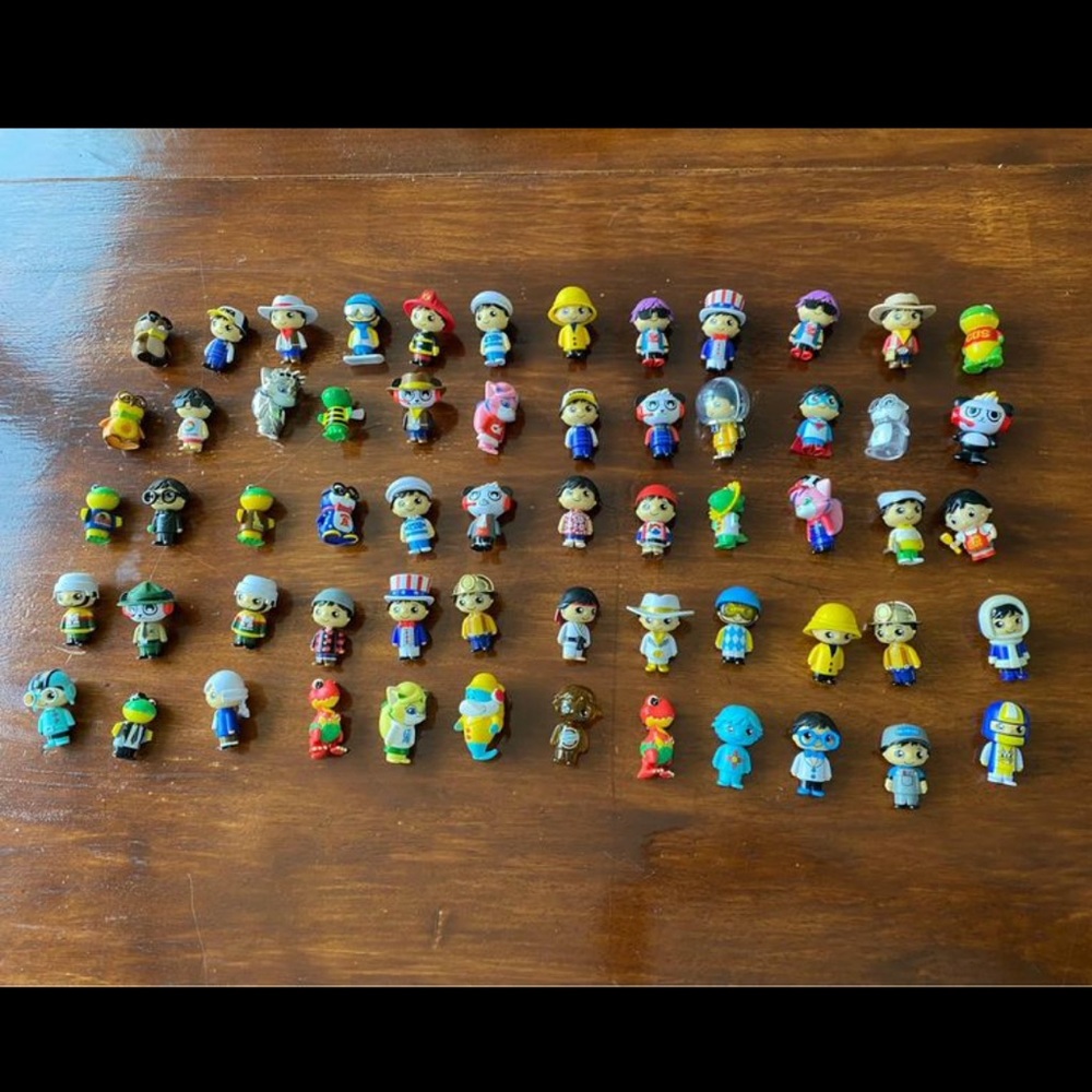 Ryan’s world road trip lot - 60 figures  car and parachute